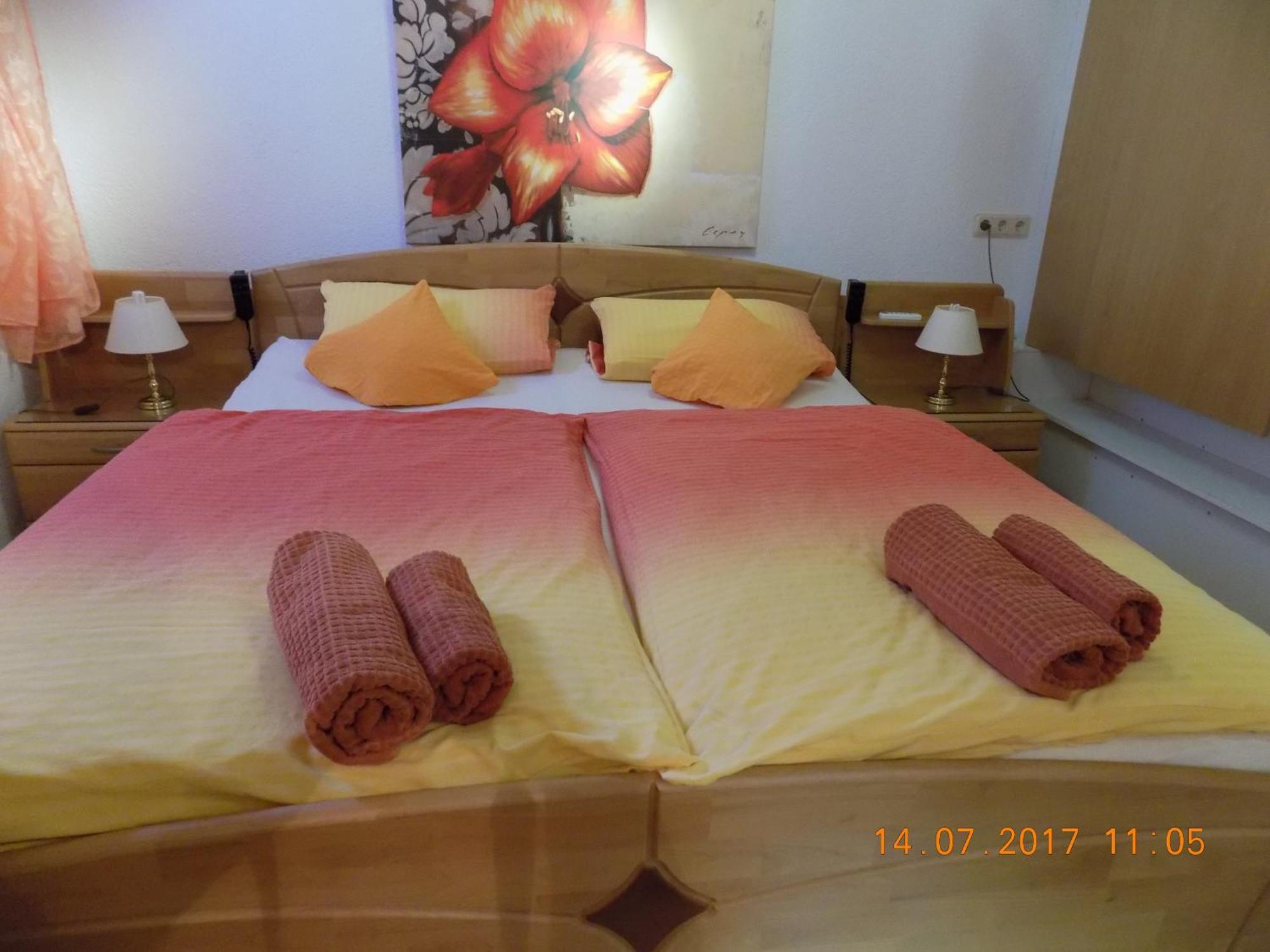 Haus Alexandra Apartment Schoneberg  Bagian luar foto